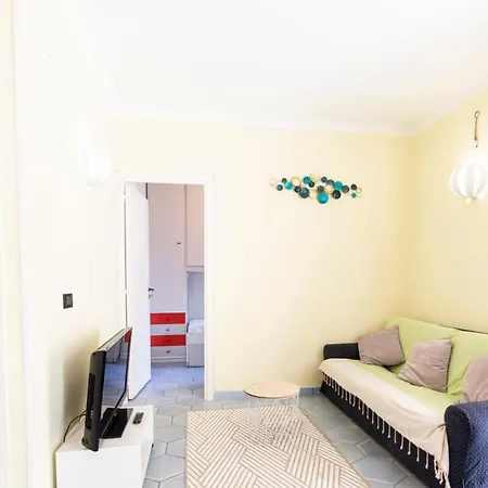 Place Amiral Barnaud Antibes