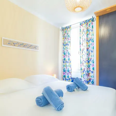 Place Amiral Barnaud *