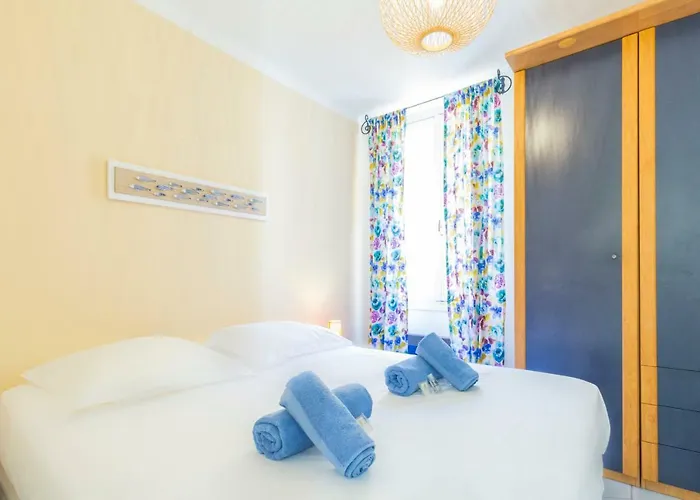 Place Amiral Barnaud *